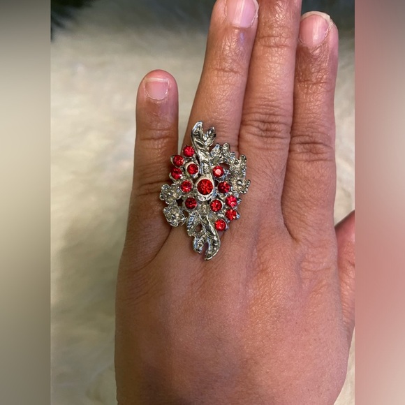 Statement silver and red stone adjustable ring - Picture 3 of 4